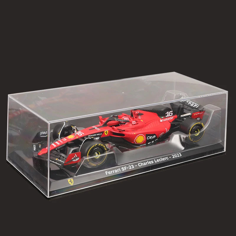 Miniatura Ferrari SF23 2023 F1 1:24 -  Pilotos Leclerc e Sainz